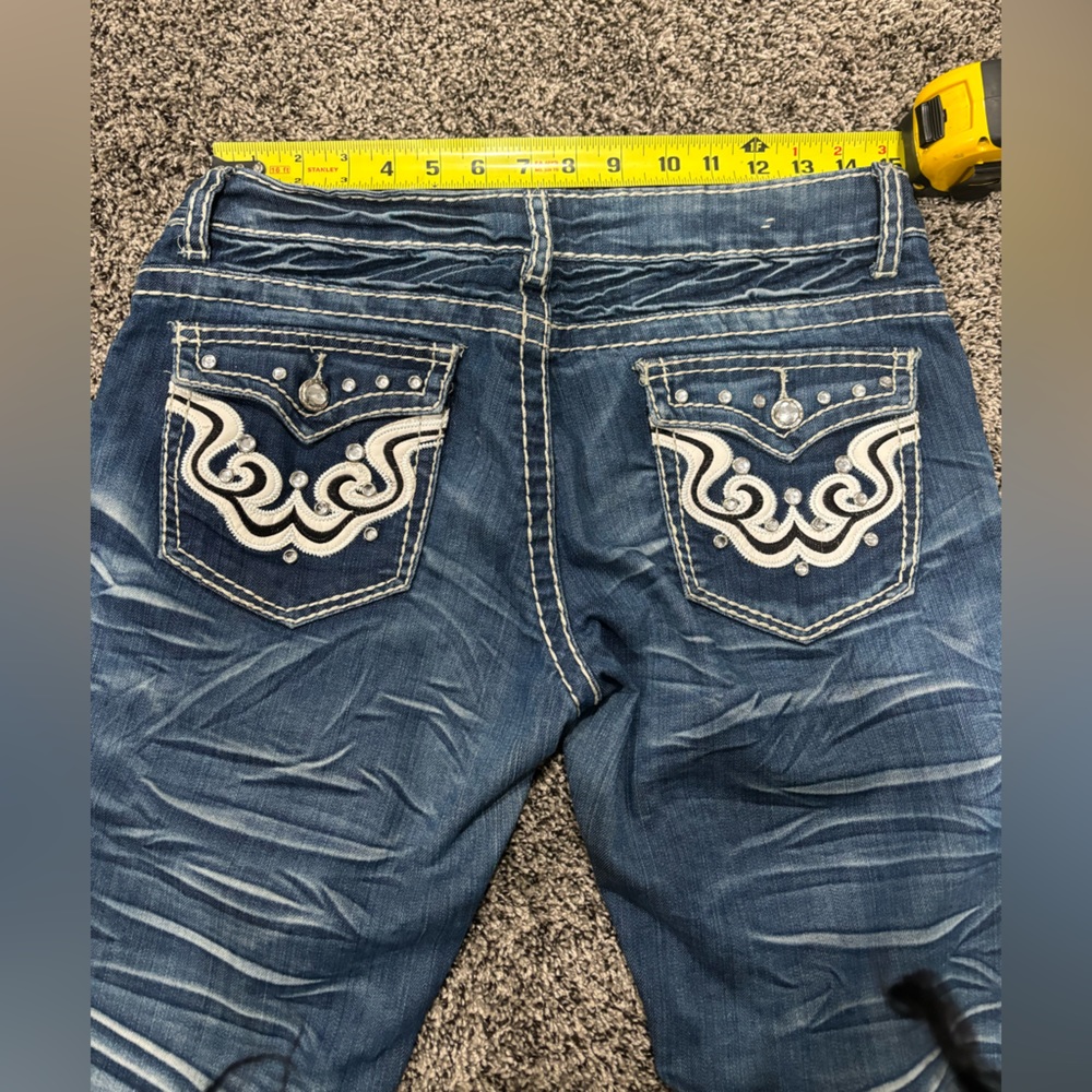 Liuces embroidered medium wash jeans
